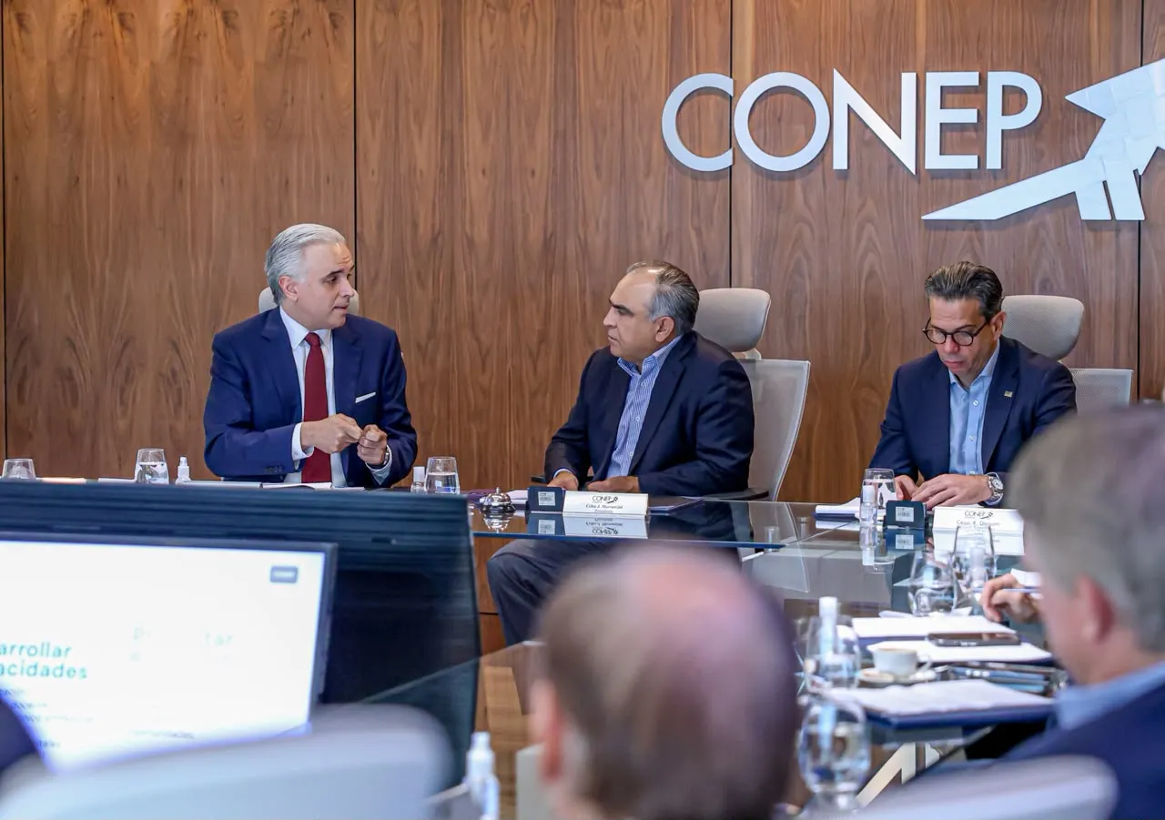 Luis Miguel De Camps destaca ante el CONEP la educación como motor del desarrollo nacional