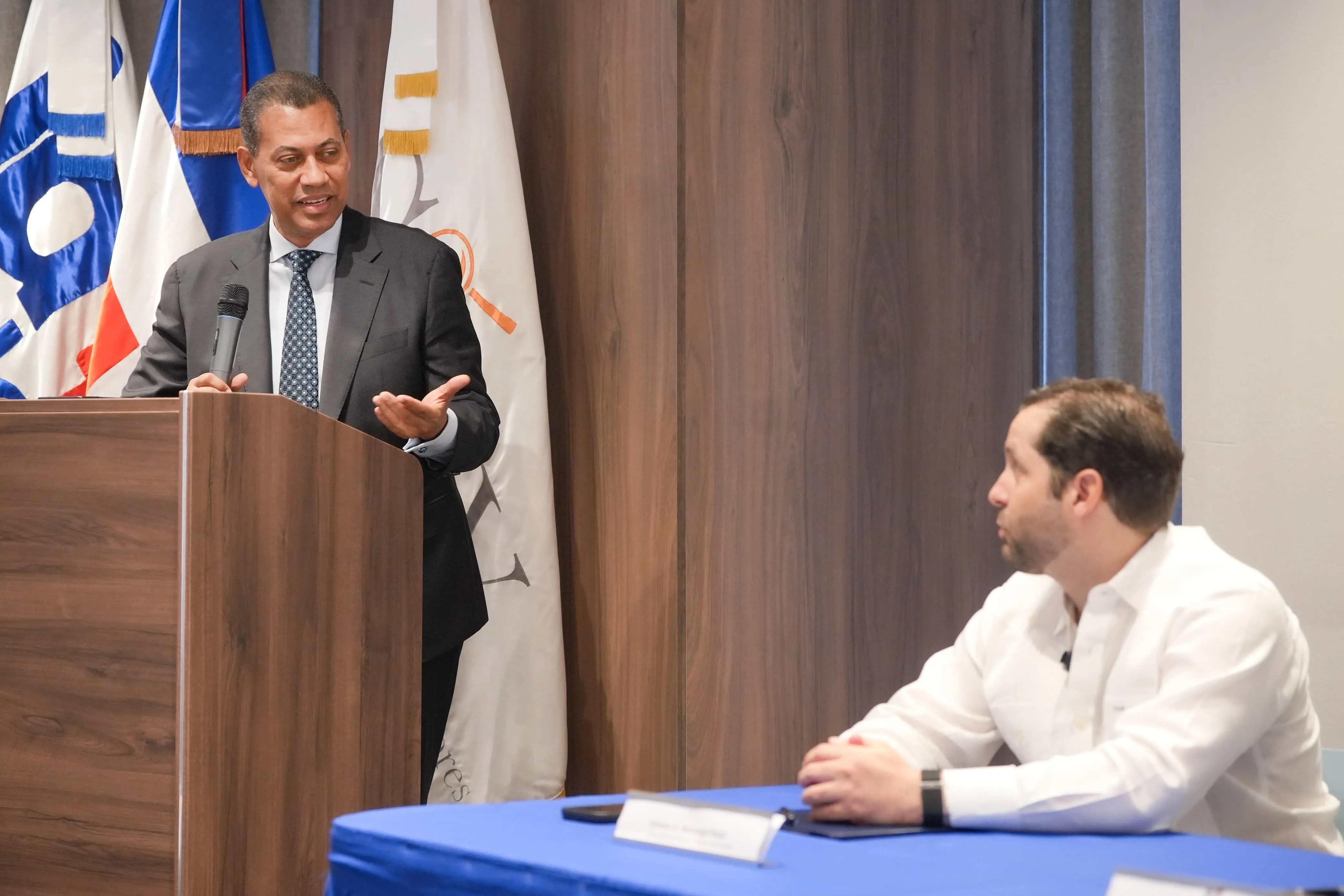 Indotel y SIMV unen esfuerzos para fortalecer la confianza digital en el mercado de valores