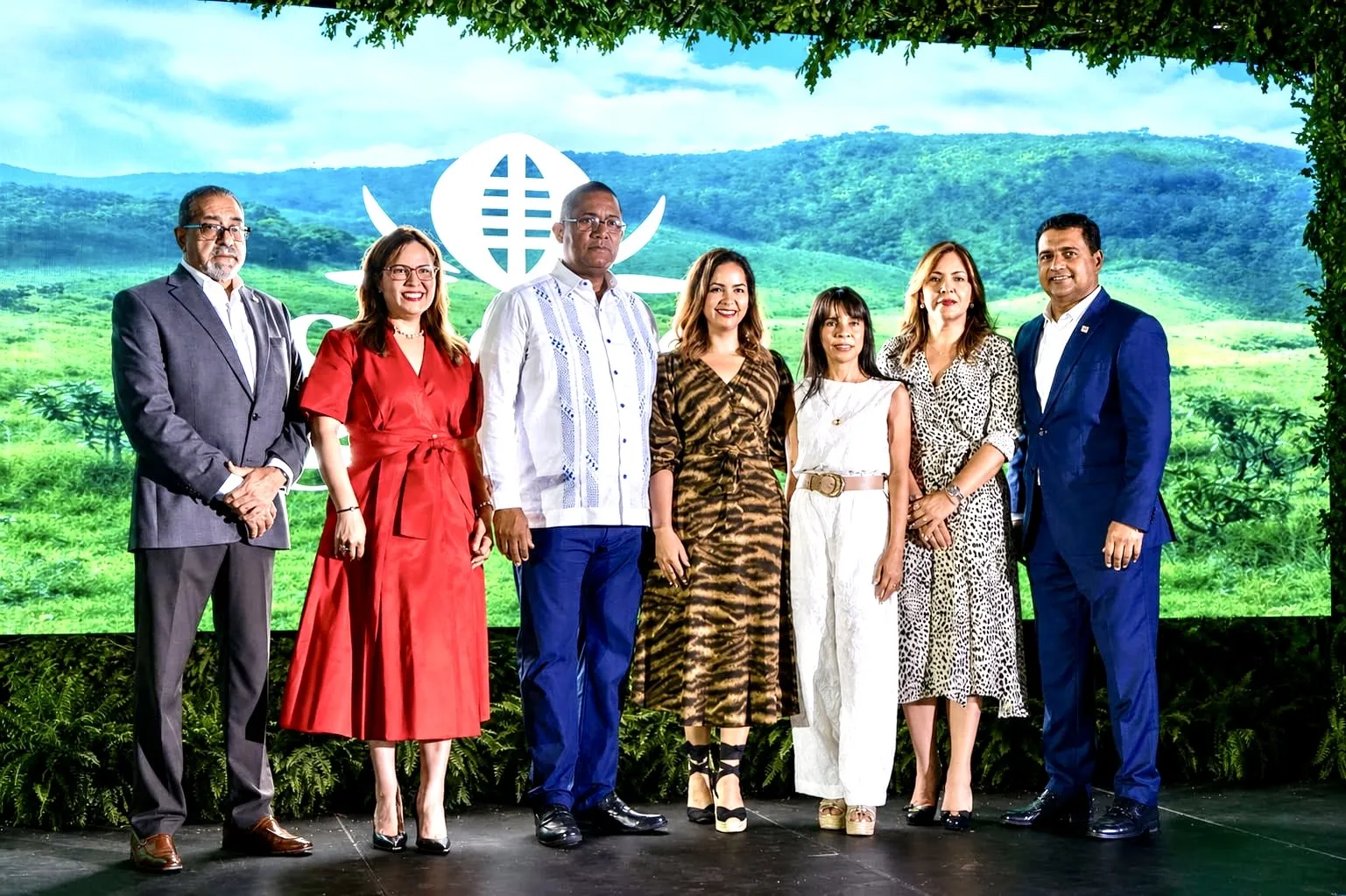 Con el respaldo de Banreservas presentan Cacao Green Ecoluxury, un nuevo estándar inmobiliario de montaña