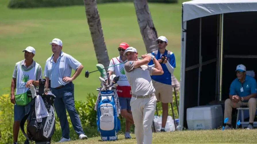 Todd Clements asume el liderato del Corales Puntacana Championship Tour Event