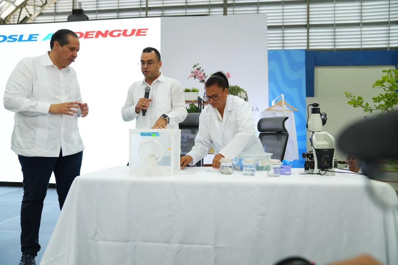 Víctor Atallah refuerza la campaña “Ganémosle al Dengue” tras impactar a más de un millón de personas 