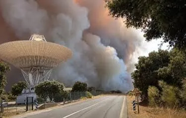 Un incendio forestal pone en riesgo una instalación estratégica de la NASA en España