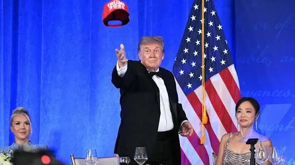 Trump bromea en la Cena de Corresponsales con presentarse a las elecciones de 2028