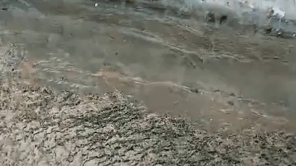 Más de 80 viviendas llevan semanas sin agua por la avería de una tubería en Los Cerros del Norte