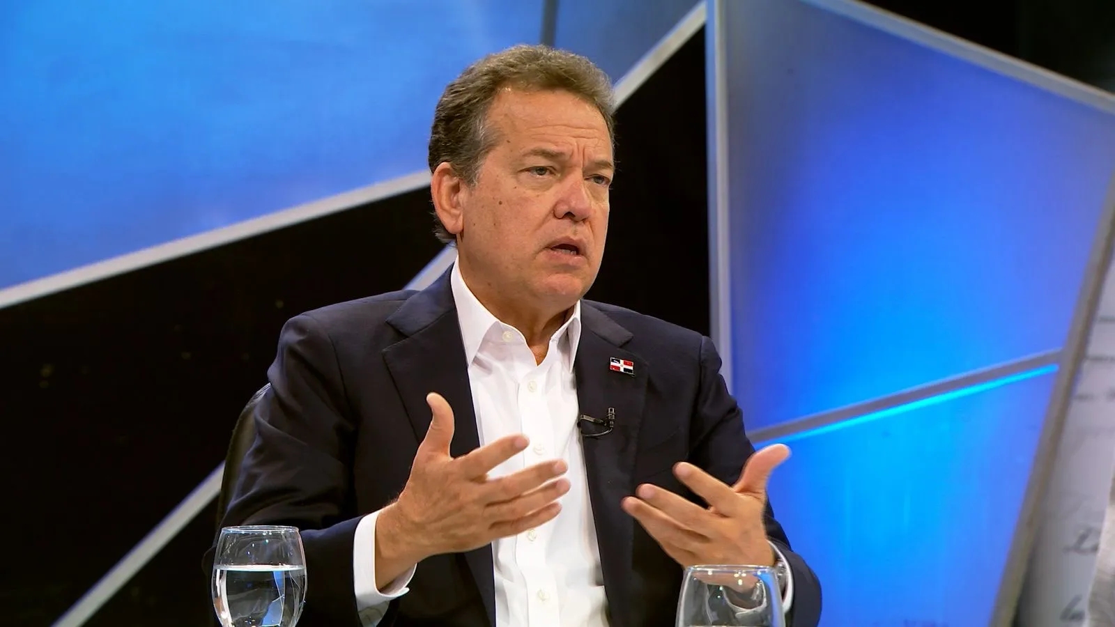 Ministro Ito Bisonó destaca avances de la política habitacional y anuncia nuevas entregas de viviendas