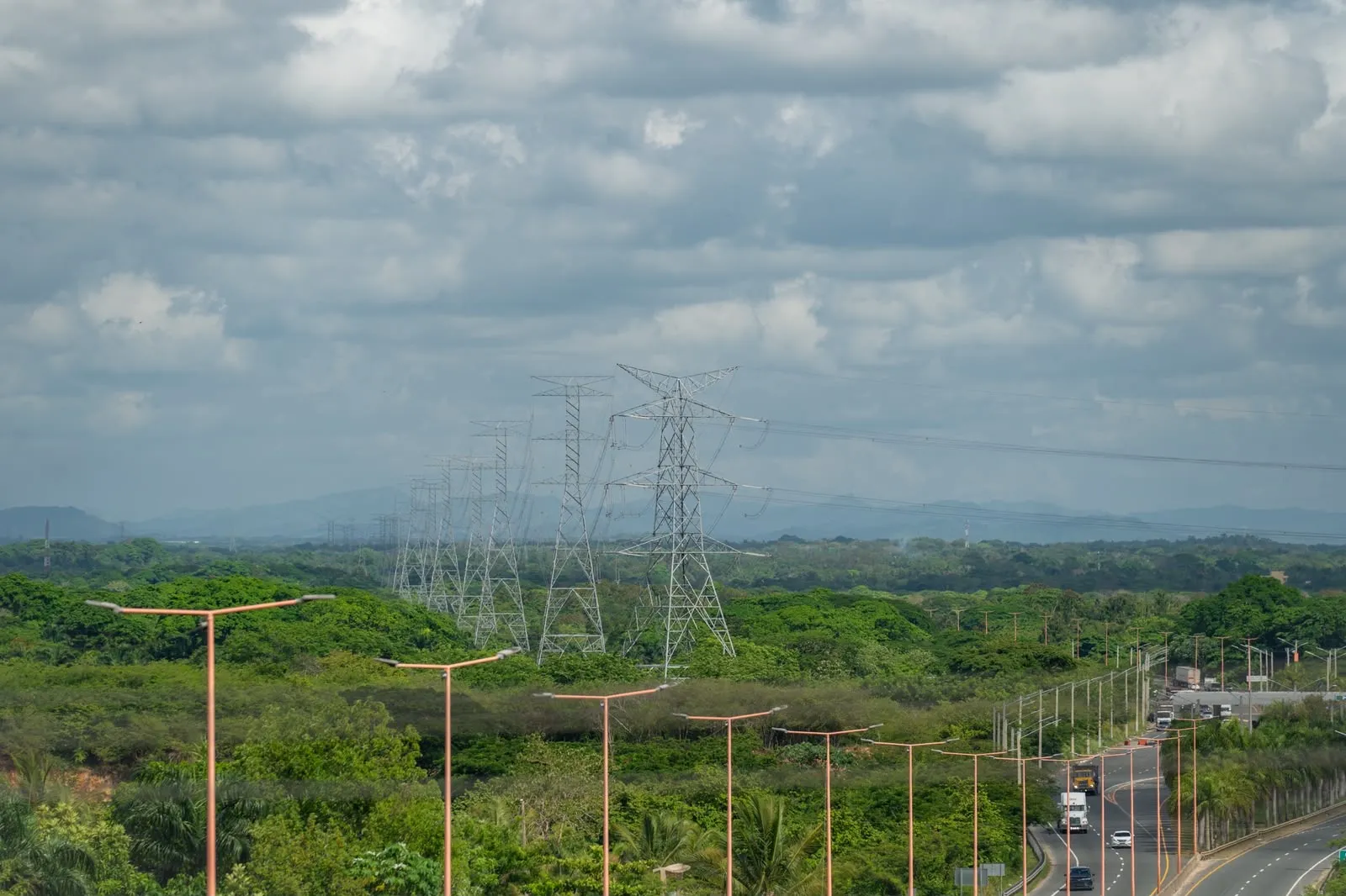 ETED intervendrá las líneas de transmisión 138 kV Navarrete–Valverde Mao y Navarrete–Agua Clara a solicitud del MOPC (martes 28 de julio, 7:00 a.m. – 5:00 p.m.)