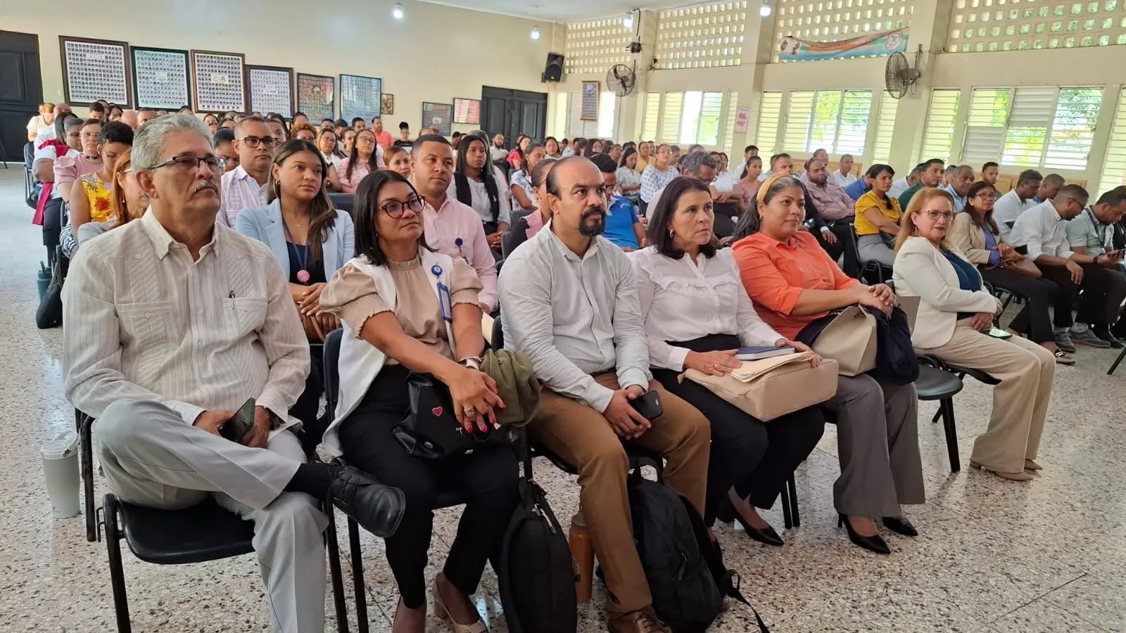 Ministerio de Educación mantiene desplegado un operativo territorial en sus 18 regionales para asegurar exitoso inicio del año escolar 2026-2027 