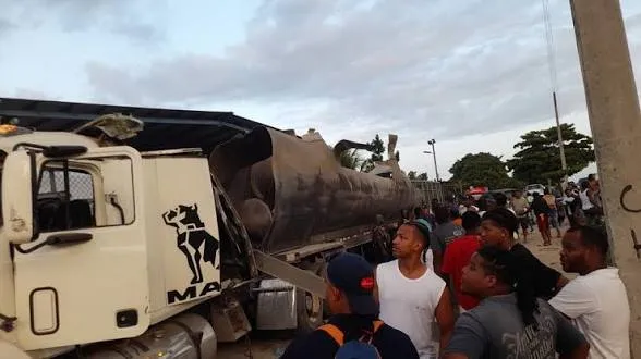 Haina despide a las tres víctimas de la explosión de un camión tanquero