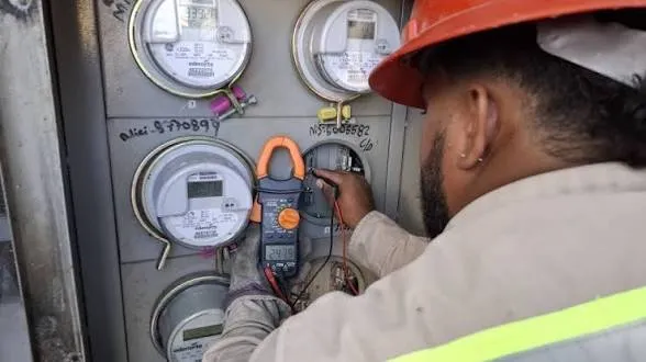 Hombre deberá pagar RD$1.4 millones por fraude eléctrico en negocio de bebidas alcohólicas