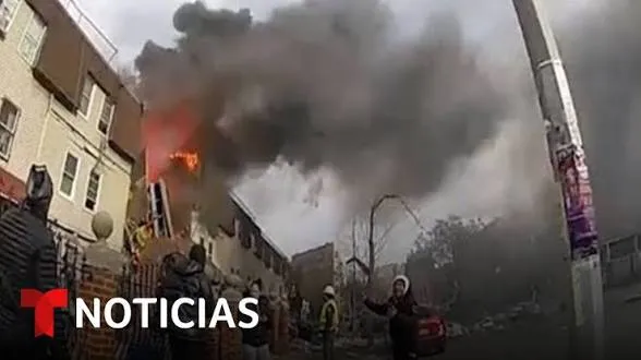 Explosión desata incendio de cinco alarmas en El Bronx; un muerto y 14 heridos