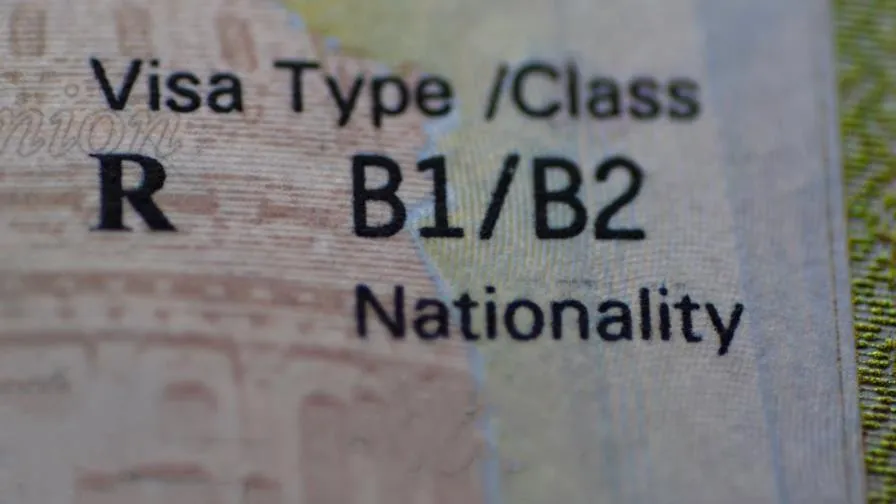 EE. UU. hace permanente el programa de fianzas para visas de paseo a solicitantes de 50 países
