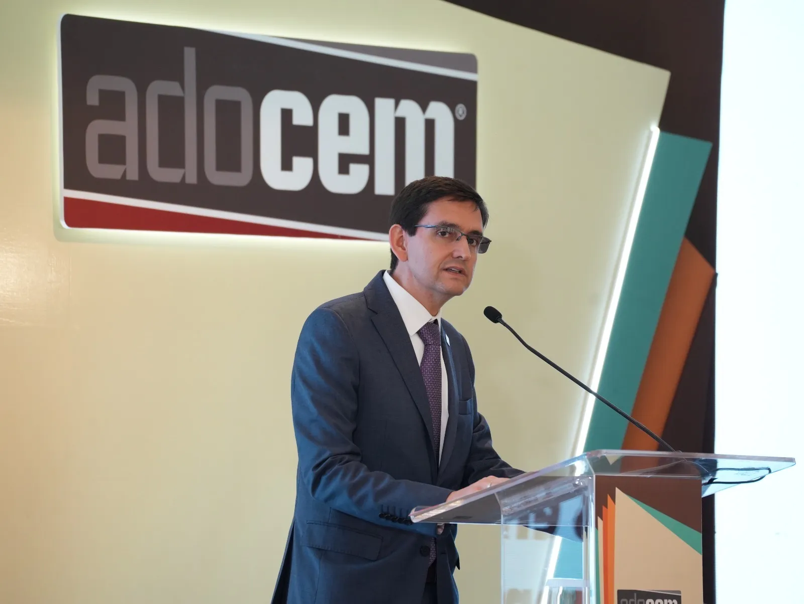Cemento: entre los productos que sostienen las exportaciones nacionales y reflejan la capacidad industrial dominicana 