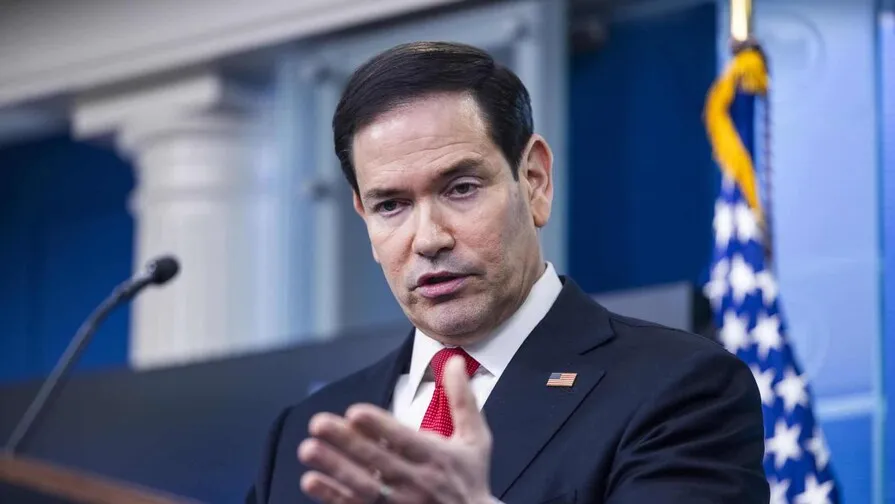 Aspirante demócrata al escaño de Marco Rubio busca el voto cubano en Miami