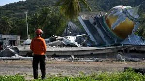 Seguir Tema + Indonesia eleva a 68 los muertos y a 213 los heridos tras el terremoto de Flores