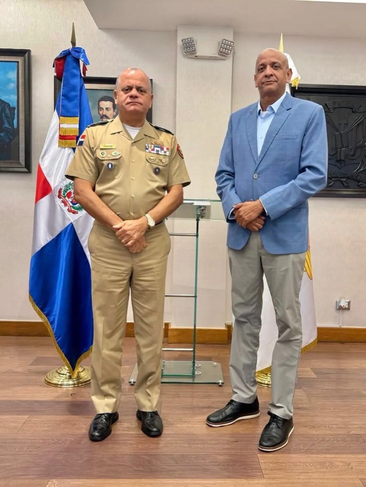 Director del COE realiza visita de cortesía al Ministerio de Defensa