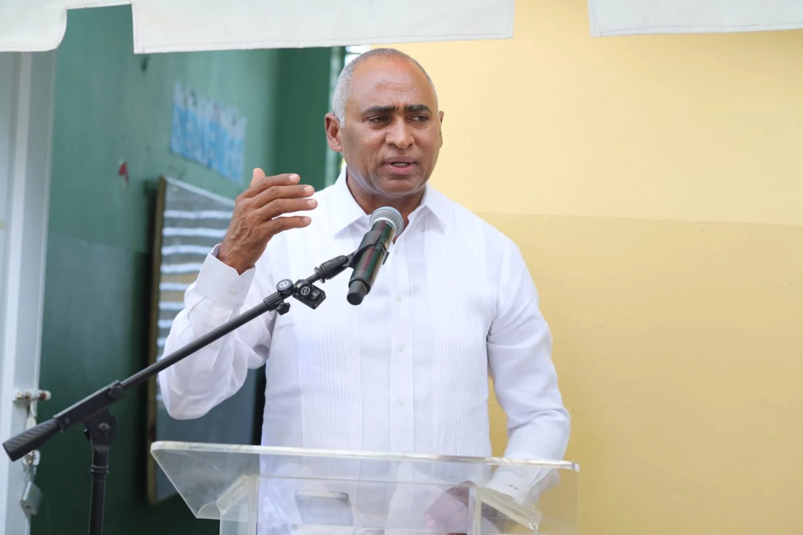 Peravia inaugura su primera Escuela de Educación Especial gestionada por el senador Julito Fulcar
