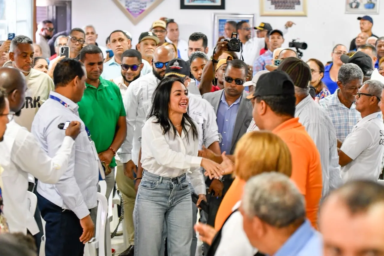 MESA DE SEGURIDAD ESCUCHA NECESIDADES Y COORDINA RESPUESTAS EN SANTIAGO OESTE