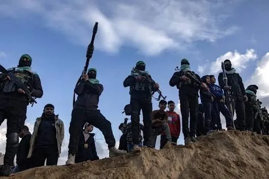 Hamás dice que las cometas llegadas a Israel son juguetes de los niños desplazados de Gaza