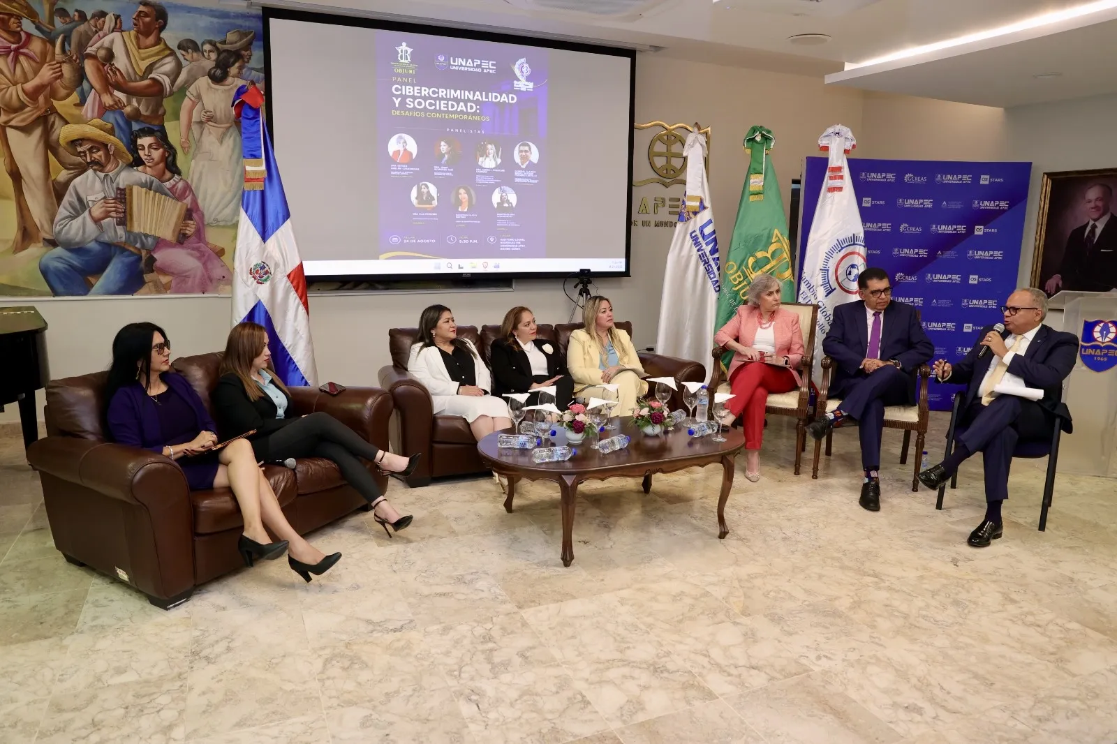 Unapec reúne a expertos nacionales e internacionales que alertan sobre los nuevos desafíos de la cibercriminalidad