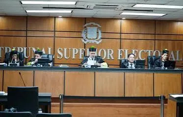 TSE aplaza recurso que busca quitar personería jurídica a 33 partidos minoritarios