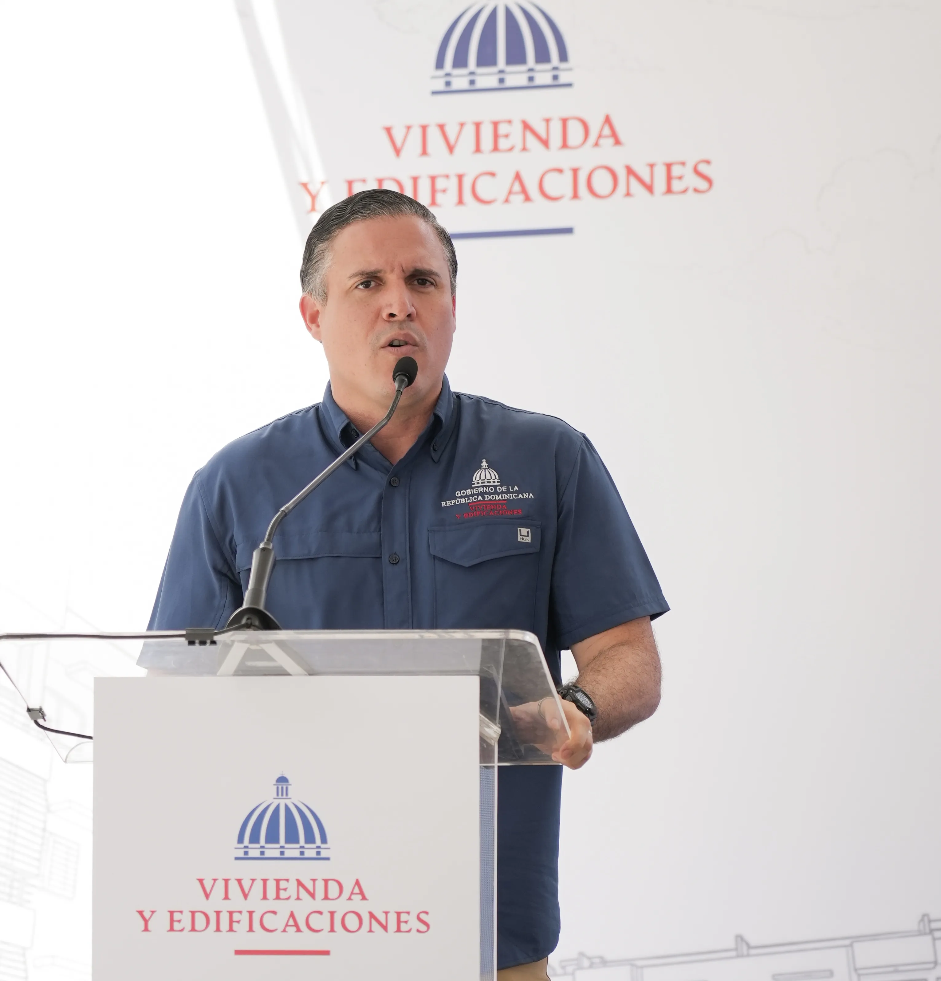Raquel Peña y ministro Jean Luis Rodríguez entregan 128 nuevos apartamentos en Neyba