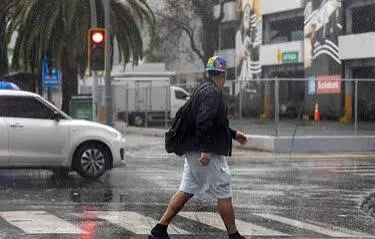 Se esperan aguaceros y tronadas la tarde de este sábado en varias provincias por onda tropical