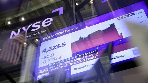 Precio Del Oro Ronda US$4,600 La Onza Mientras Mercados Esperan Discurso De Warsh En Jackson Hole