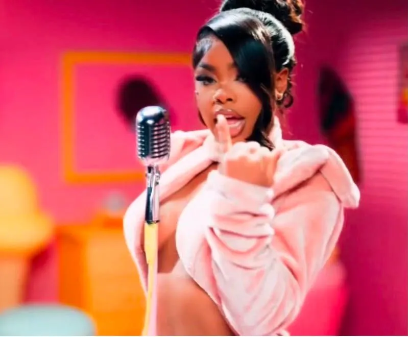 La Más Doll “resucita” el género urbano con “A Dios La Gracia” y se consolida como la #1 femenina del dembow y reggaetón