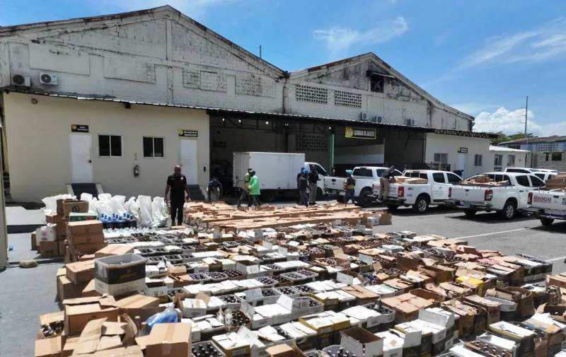 Desmantelan fábrica de bebida alcohólica premium adulterada en Doña Ana, San Cristóbal
