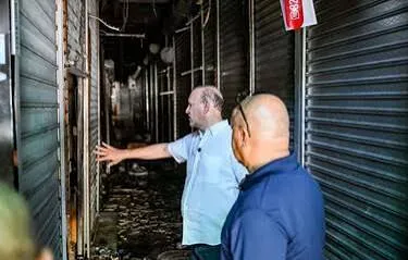 Alcalde de Santiago inspecciona daños provocado por incendio en el Mercado Modelo