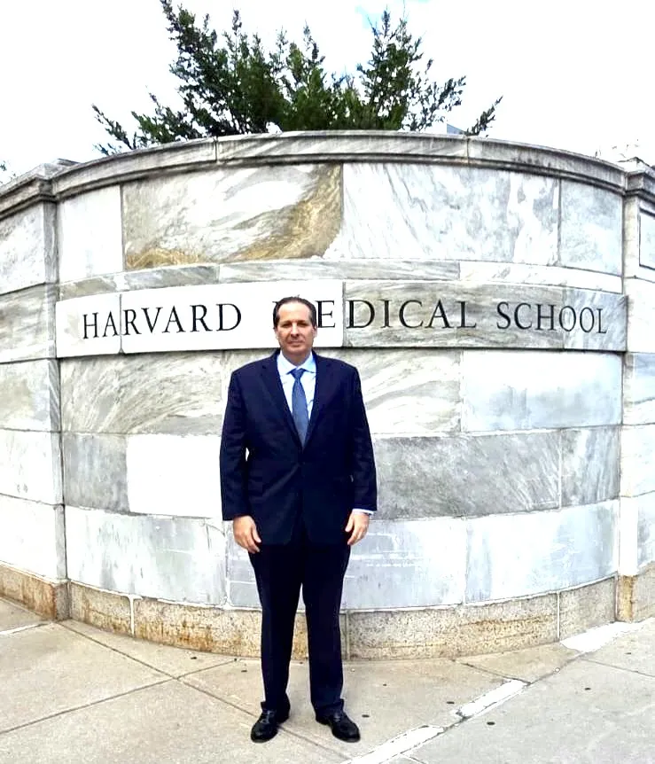 Víctor Atallah impulsa alianzas académicas en Harvard y presenta avances de salud en Washington