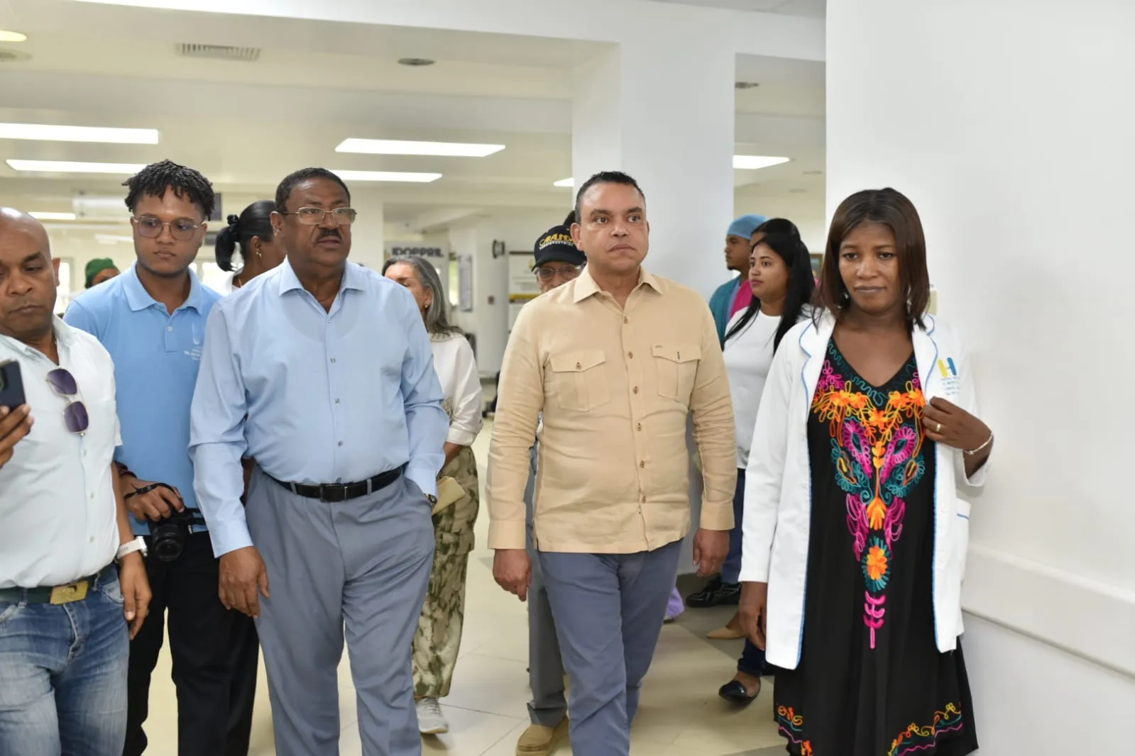 Director del SNS realiza recorrido de supervisión por varios hospitales y centros de la Red Pública