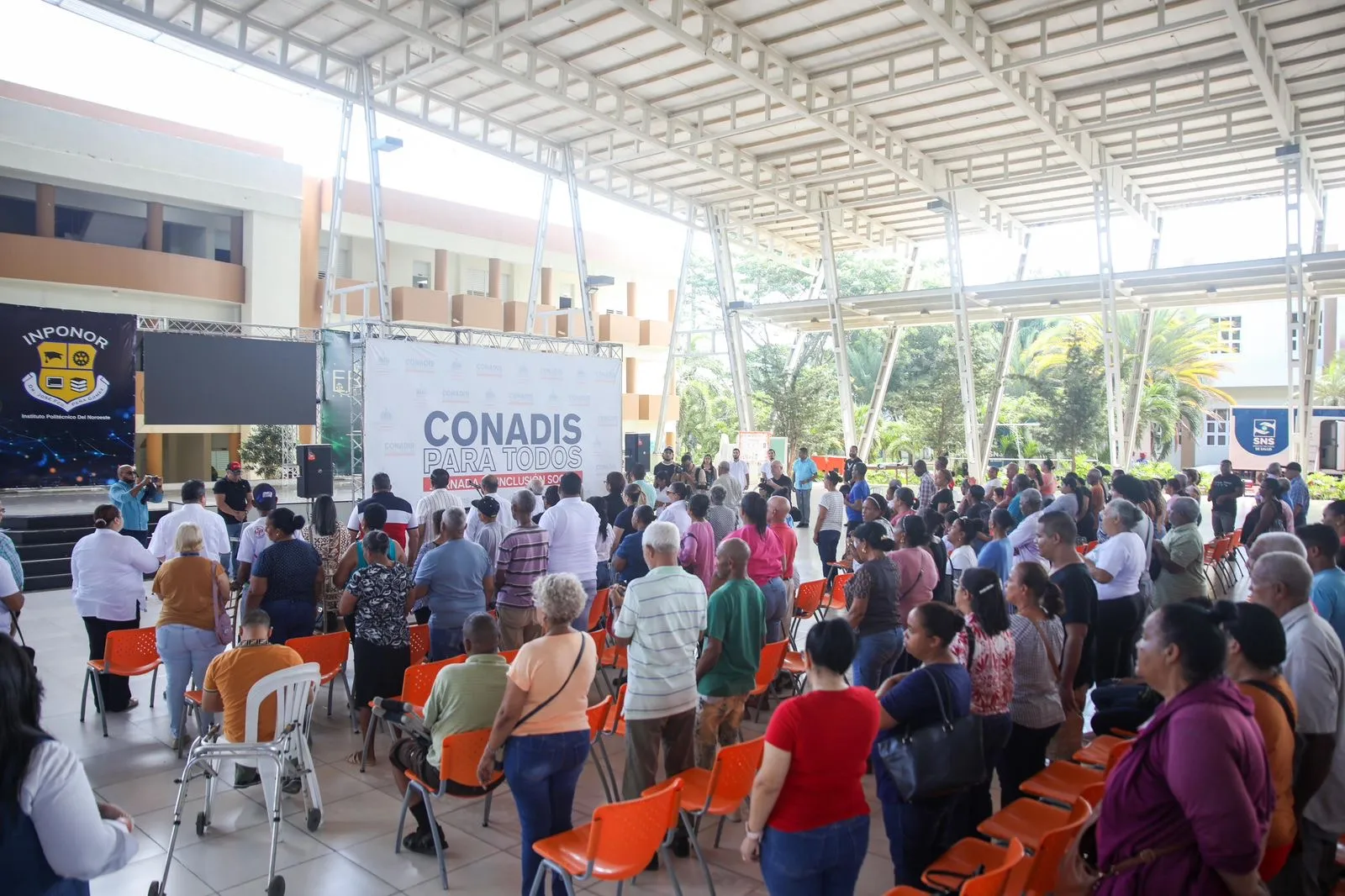 CONADIS lleva servicios de inclusión social a personas con discapacidad en provincia Valverde