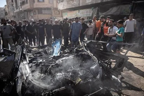 Al menos tres muertos en una decena de bombardeos israelíes en la ciudad de Gaza