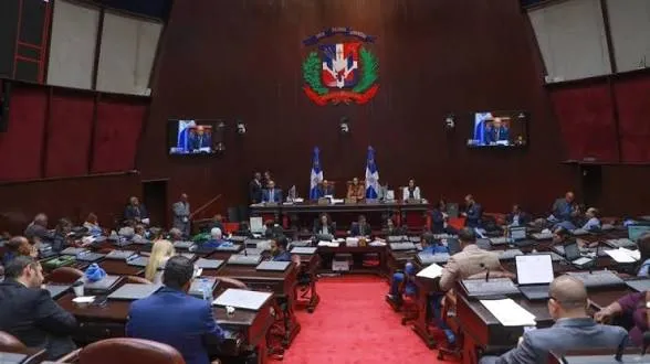 Diputados aprueban proyecto que obliga a becarios internacionales a regresar al país