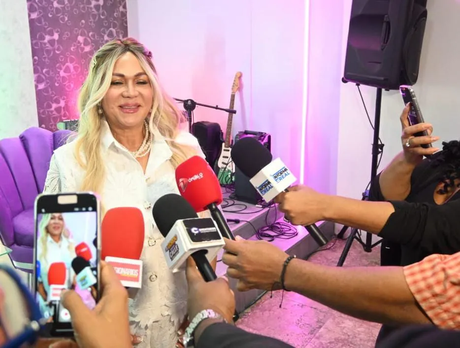Dulcemar celebra 40 años de trayectoria en la música cristiana 