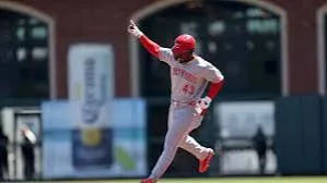 Los Reds reaccionan a tiempo y remontan a los Padres con jonrones de Brito, Rodríguez y Bleday