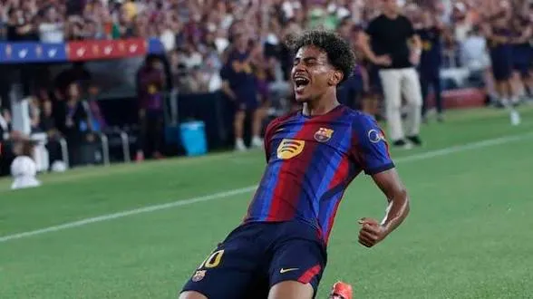 Doblete de Lamine Yamal y debut de Gabriel Jesús en la fiesta del Barça 5-0 ante el Valencia