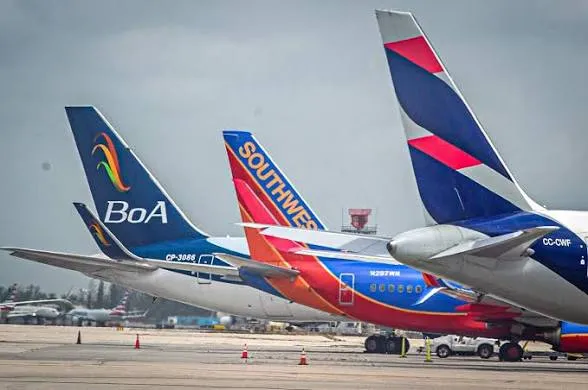 Más de 40 vuelos cancelados en aeropuerto de Miami tras accidente de avión de Amazon