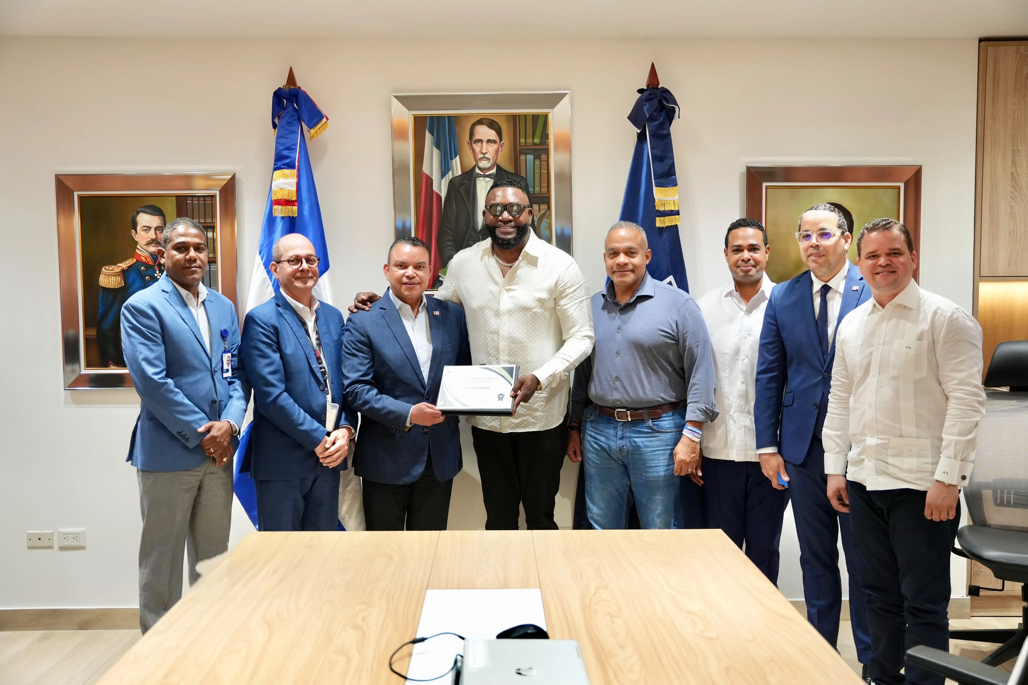 SNS reconoce a David Ortiz como Embajador Honorífico por su trayectoria y labor social