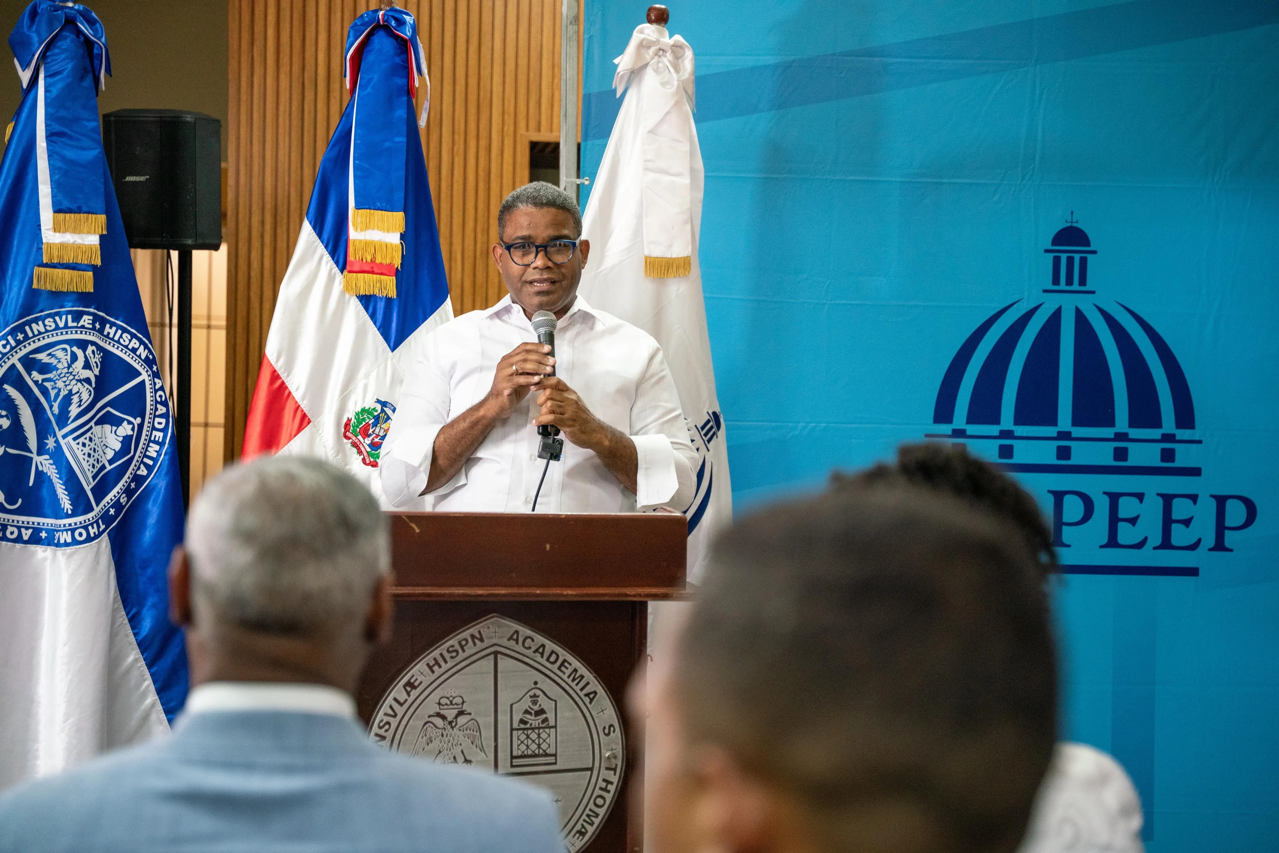 Gobierno mejora condiciones jóvenes residen en Torre Estudiantil UASD 