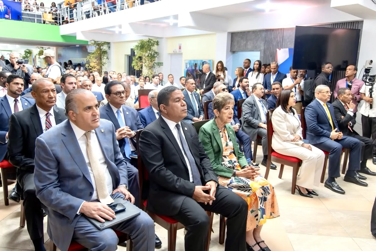Senado hace historia en La Romana al celebrar sesión ordinaria por su 82 aniversario