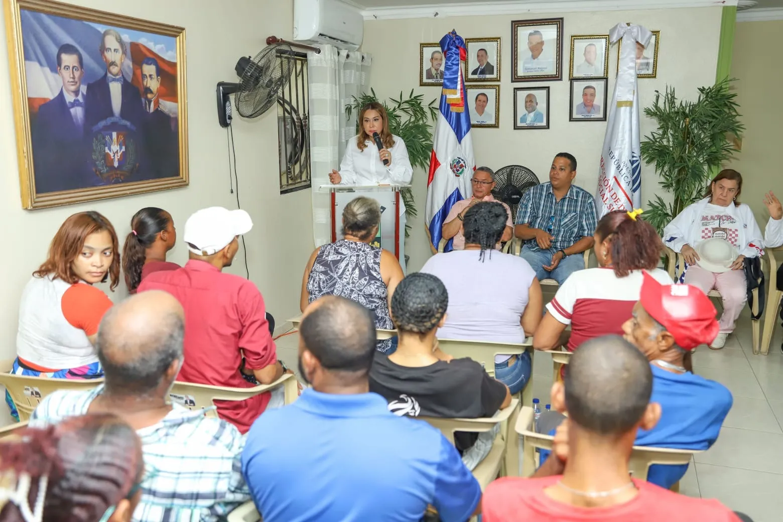 Supérate entrega Bono de Emergencia a familias afectadas por las lluvias en Rincón de La Vega