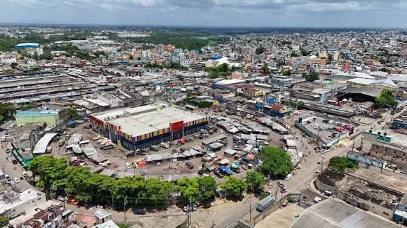 Millones invertidos en obras públicas permanecen abandonados en el Gran Santo Domingo