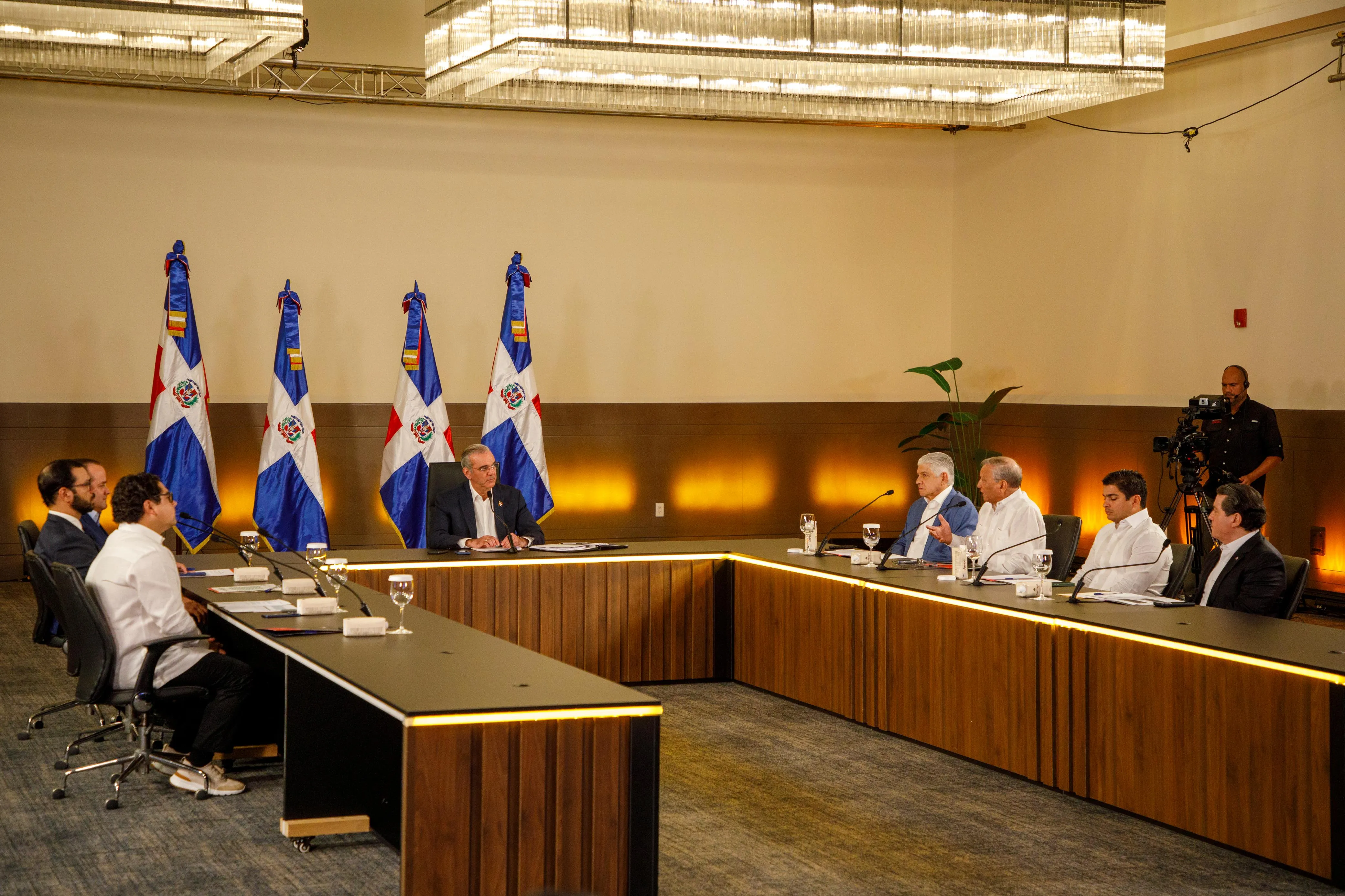 Presidente Abinader expone nuevos polos de desarrollo regional para llevar más inversión, infraestructura y oportunidades a distintos territorios del país