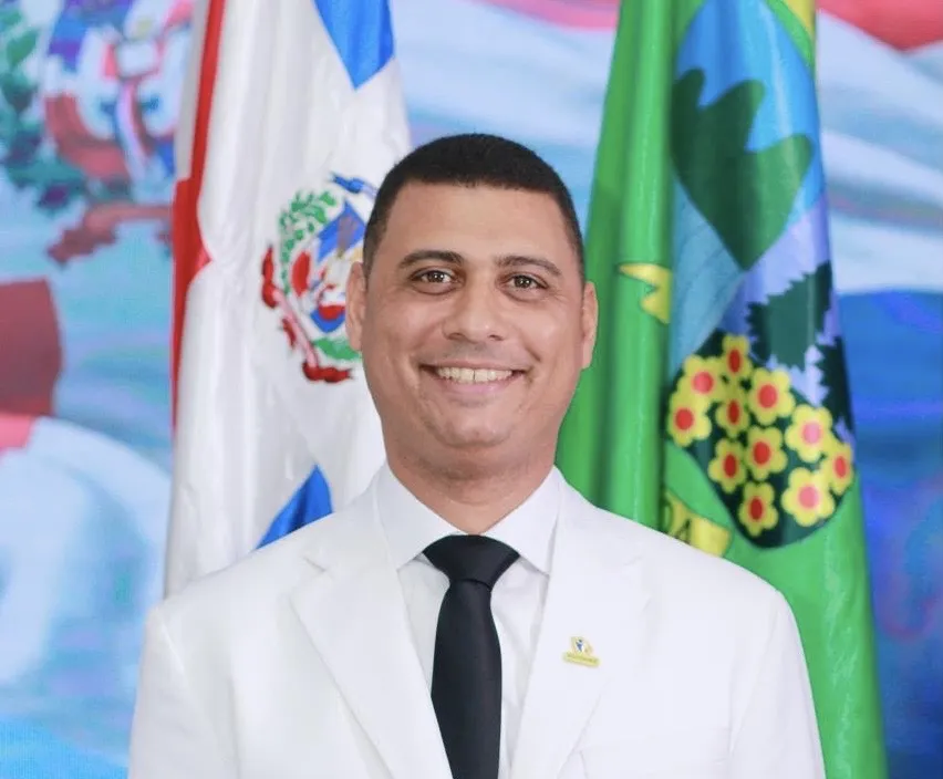 PLD amenaza con expulsar a Regidor de Jarabacoa, Dáyamo Victoriano Ramírez, si no firma desistimiento