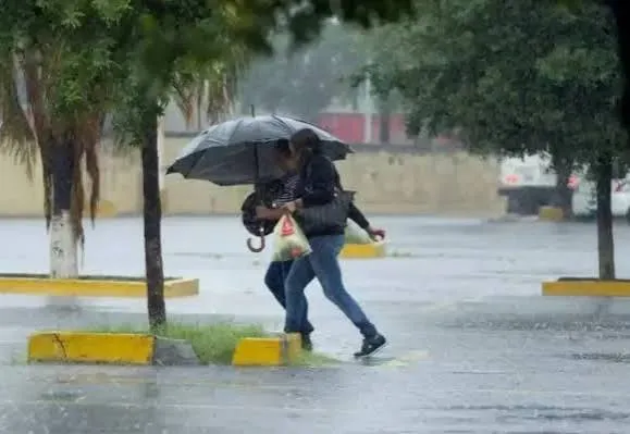 Pronostican lluvias, tormentas eléctricas y temperaturas calurosas este miércoles