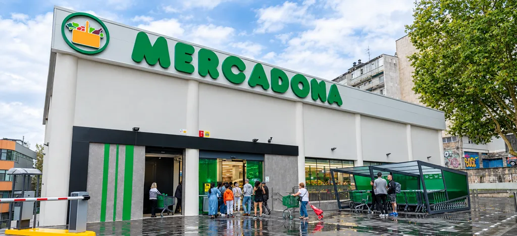 La industria lleva años preguntándose si Mercadona tocaría techo alguna vez. Ahora la pregunta es si ya ha ocurrido