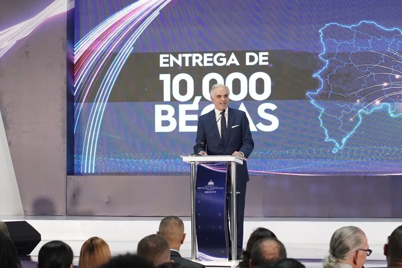 Luis Miguel De Camps destaca nuevas oportunidades para que estudiantes continúen su formación tras concluir el bachillerato