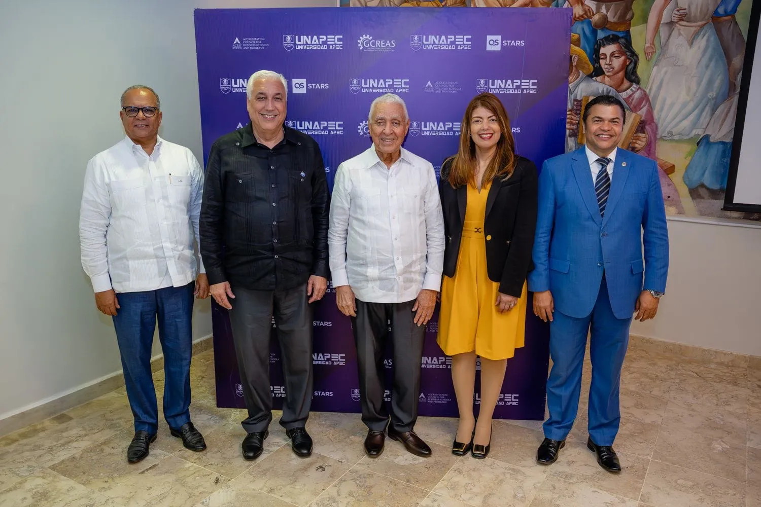 Unapec reúne a especialistas para debatir los desafíos del transporte en República Dominicana